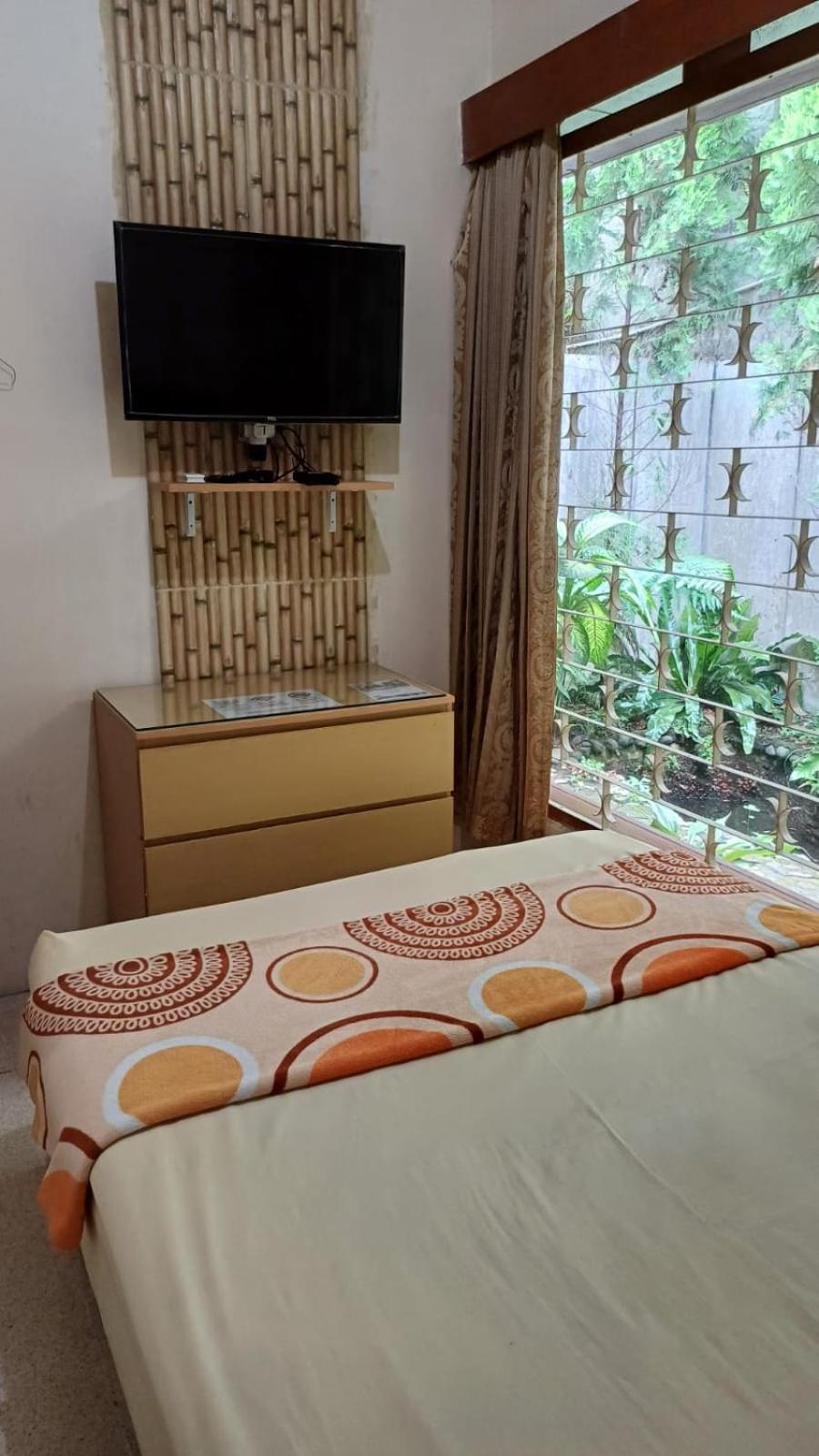 GIO Guesthouse Bogor Extérieur photo